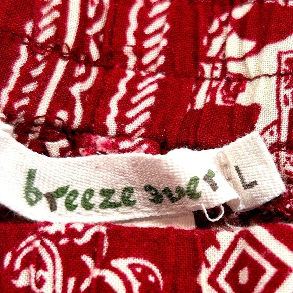 D15.4 Tribal Pom Pom Elephant red and cream shorts L - Picture 2 of 4